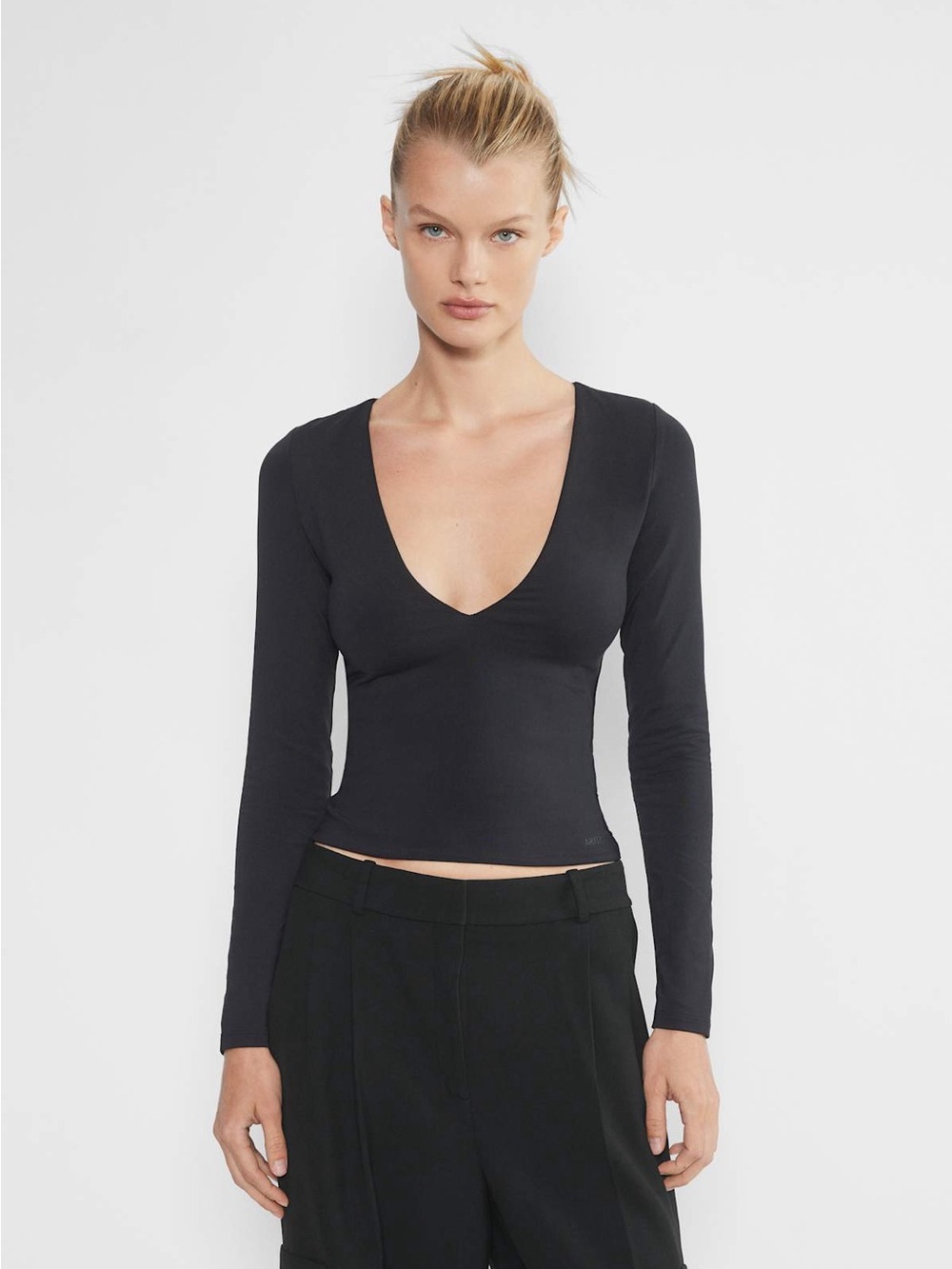 Babaton Black V-Neck Contour